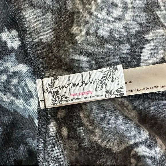 Free People Scooped Up Paisley Bodysuit Size Large - Picture 7 of 10